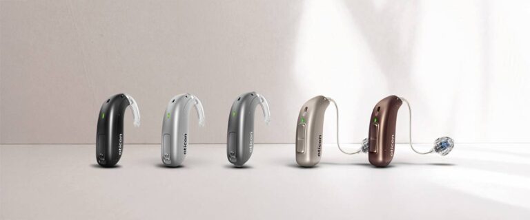 Examples of the styles and colors available on the Oticon Jet PX hearing aid.